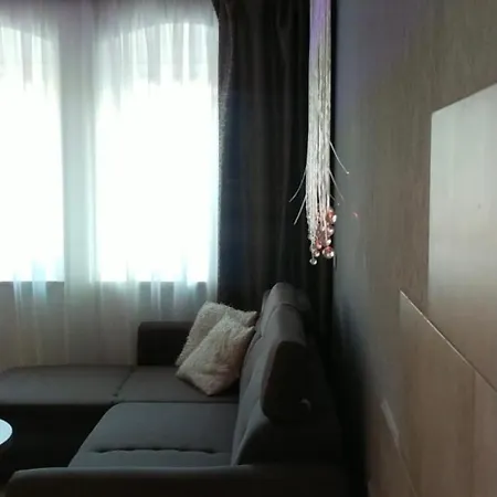 Apartment Dworcowa 5 *