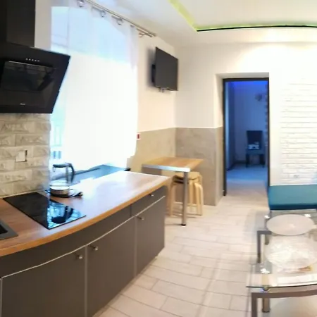 Apartment Dworcowa 5 *